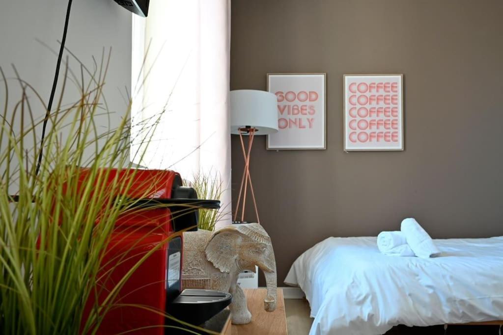 Bistrot 10 Apartment Nazelles-Negron Екстериор снимка